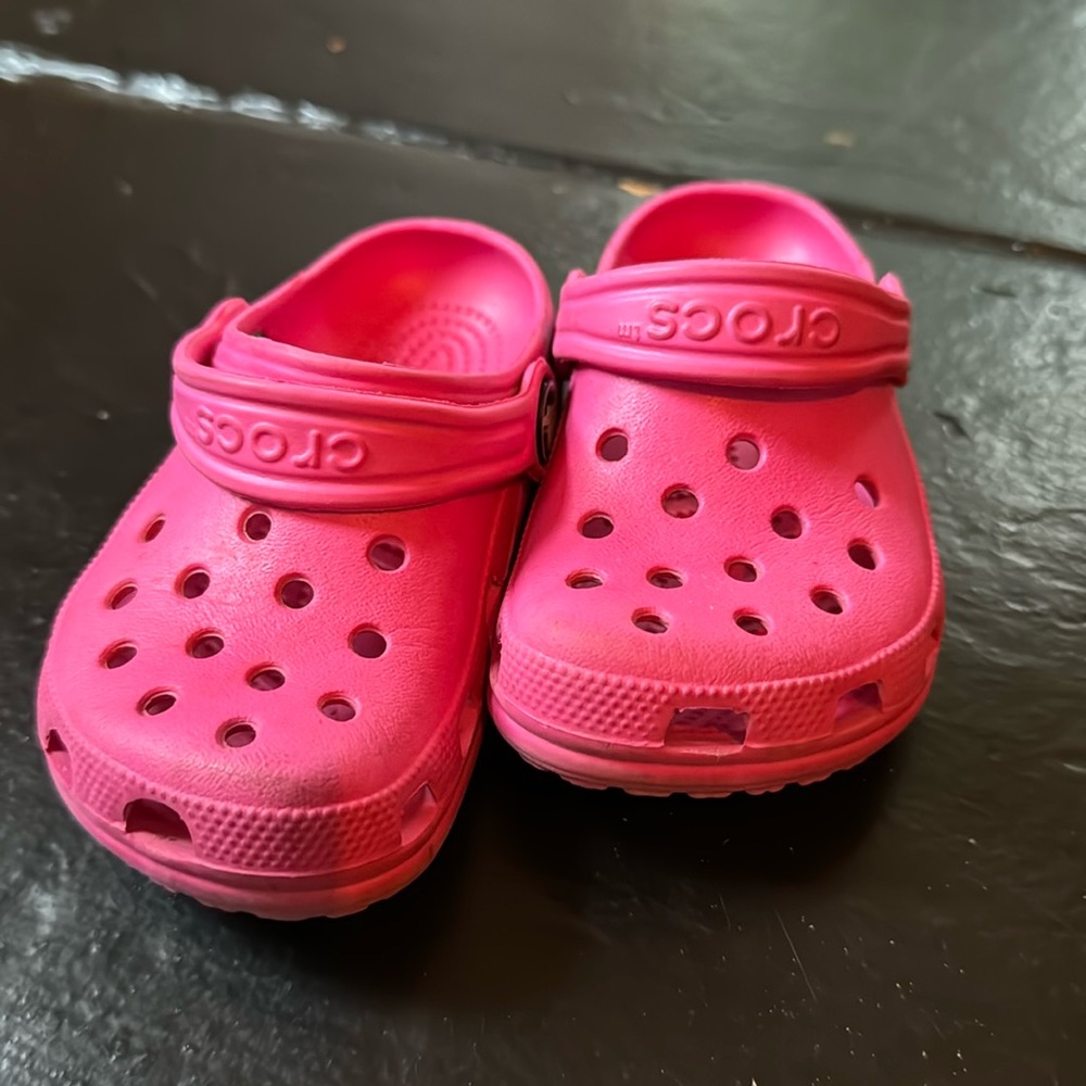 6/7 toddler crocs
